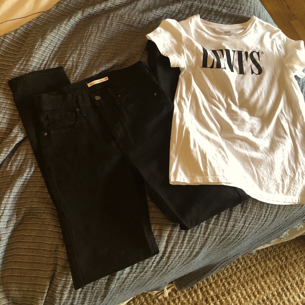 Levi’s Straight Leg Jeans